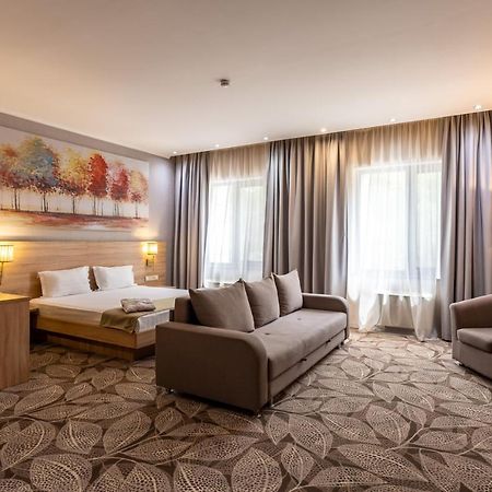 Renion Park Hotel Almaty Esterno foto