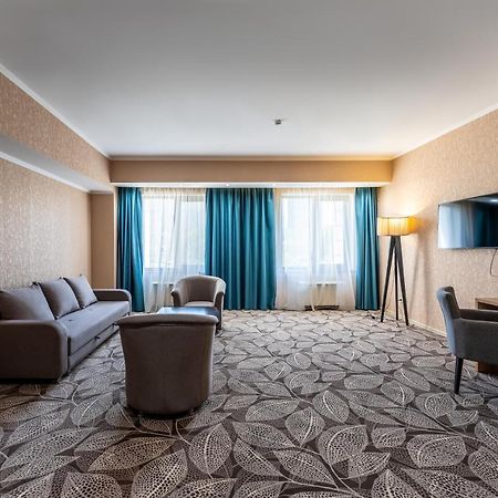 Renion Park Hotel Almaty Esterno foto