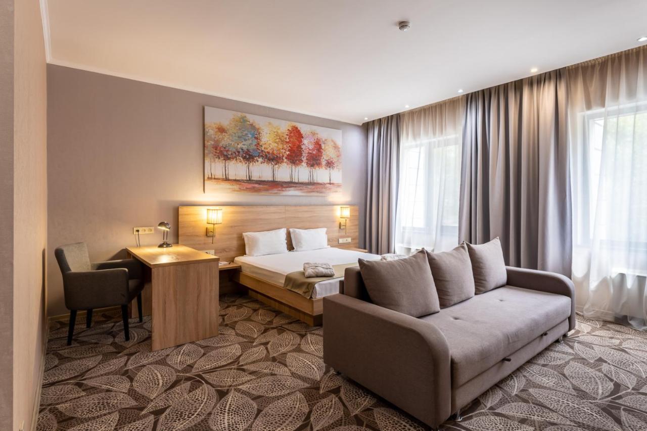 Renion Park Hotel Almaty Esterno foto