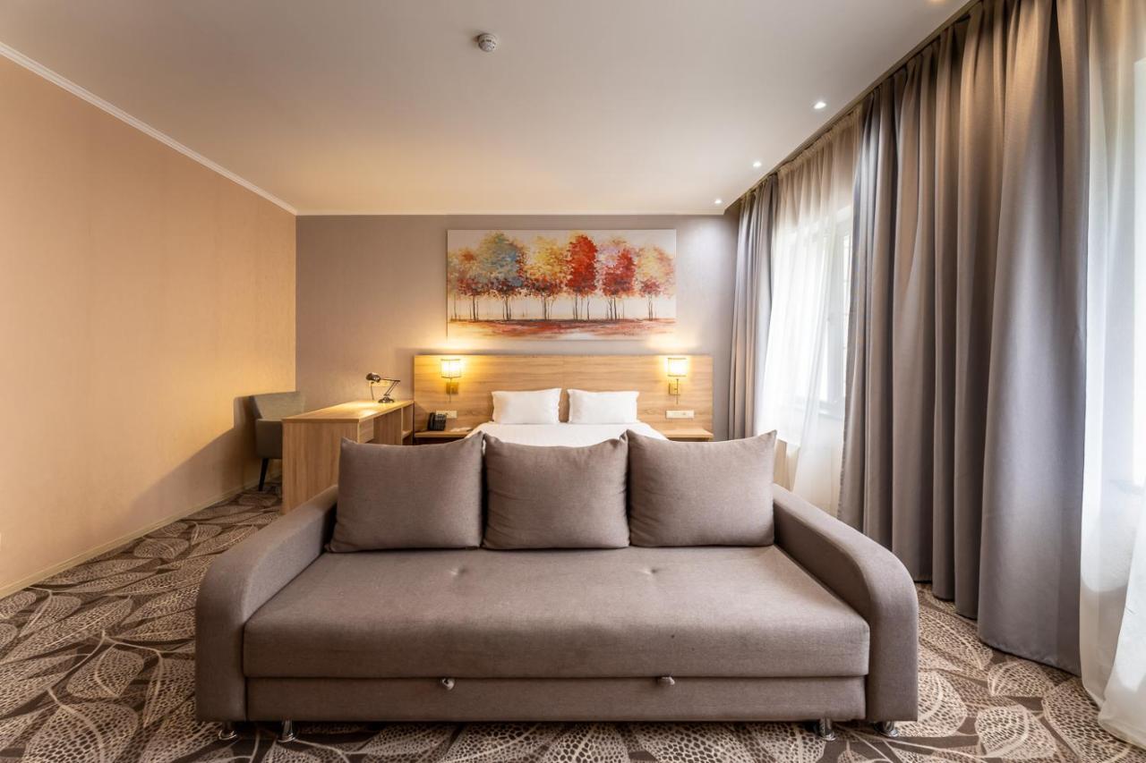 Renion Park Hotel Almaty Esterno foto