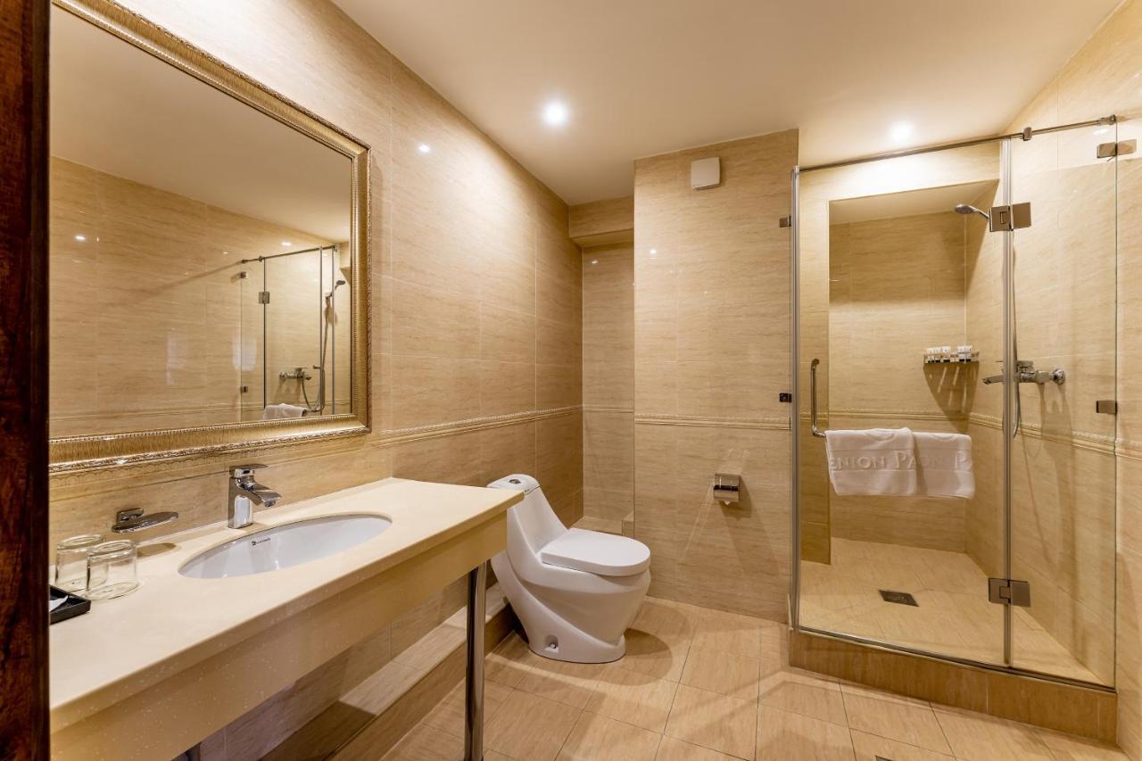 Renion Park Hotel Almaty Esterno foto