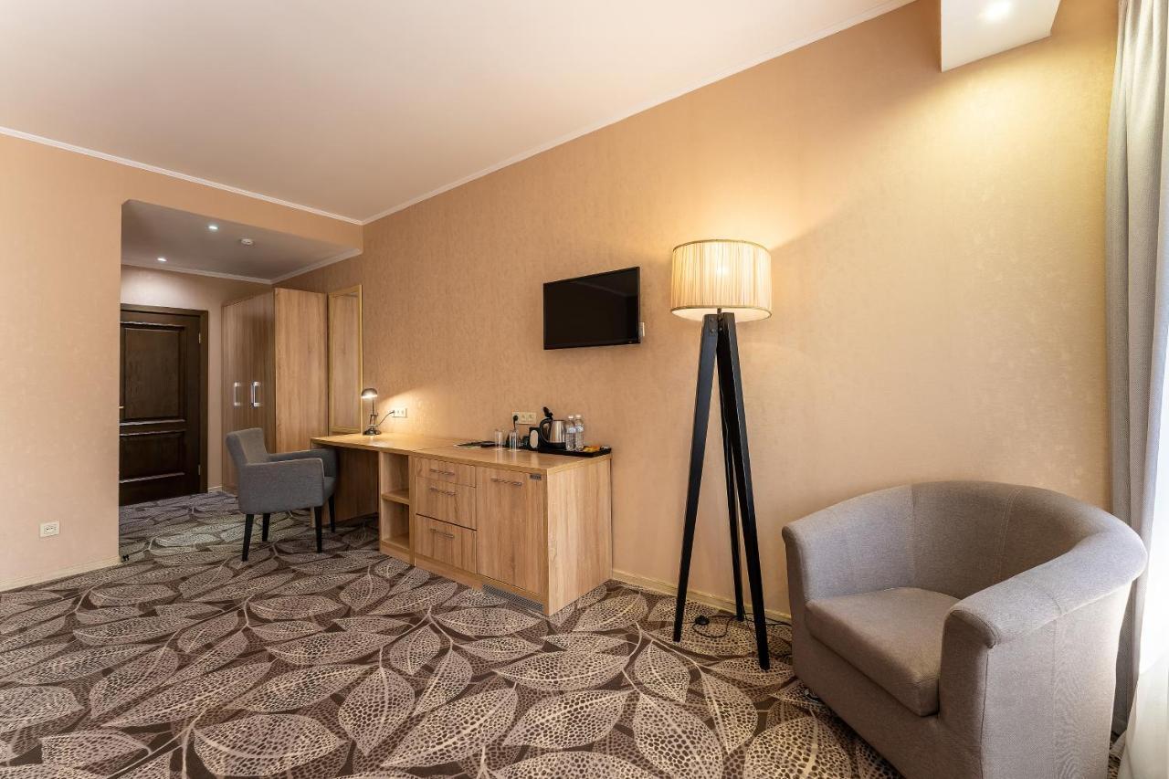 Renion Park Hotel Almaty Esterno foto