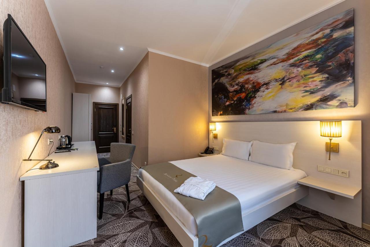 Renion Park Hotel Almaty Esterno foto