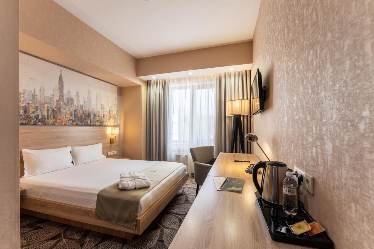 Renion Park Hotel Almaty Esterno foto