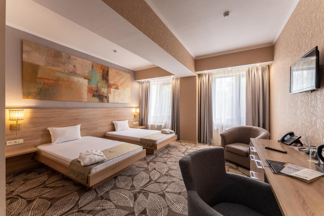 Renion Park Hotel Almaty Esterno foto