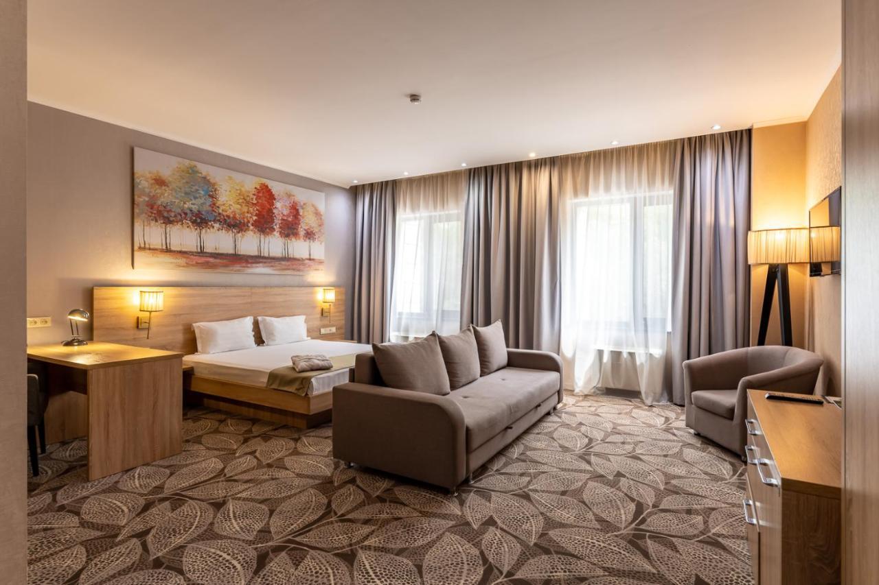 Renion Park Hotel Almaty Esterno foto