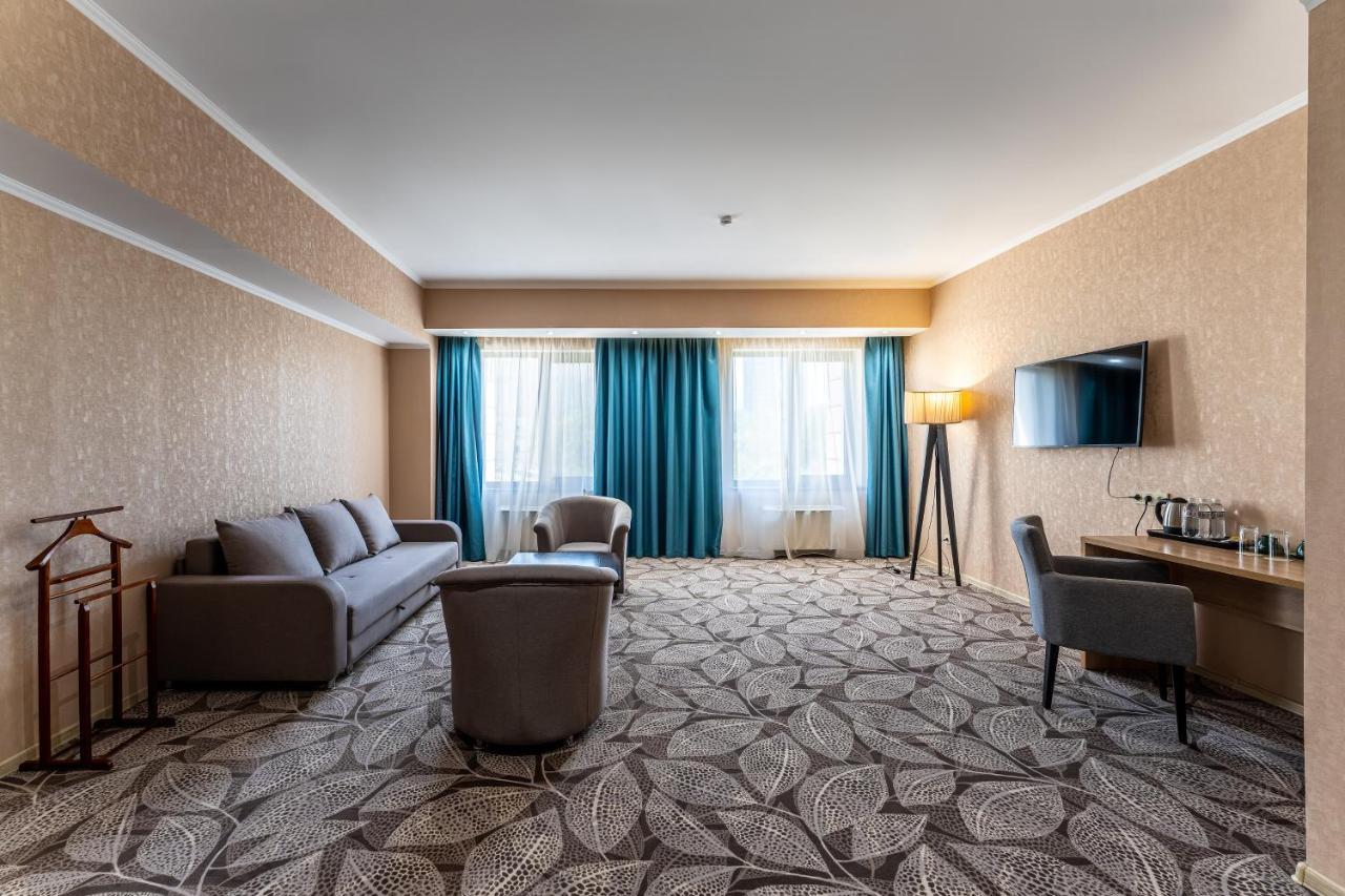 Renion Park Hotel Almaty Esterno foto