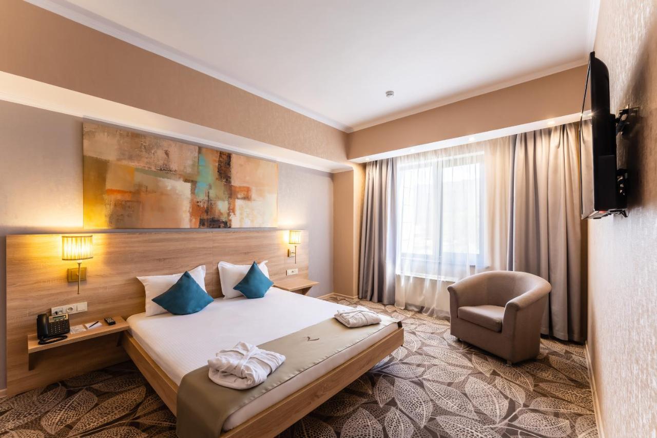 Renion Park Hotel Almaty Esterno foto