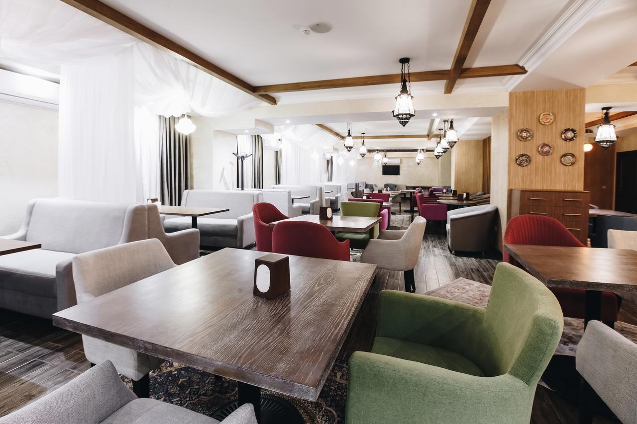 Renion Park Hotel Almaty Esterno foto
