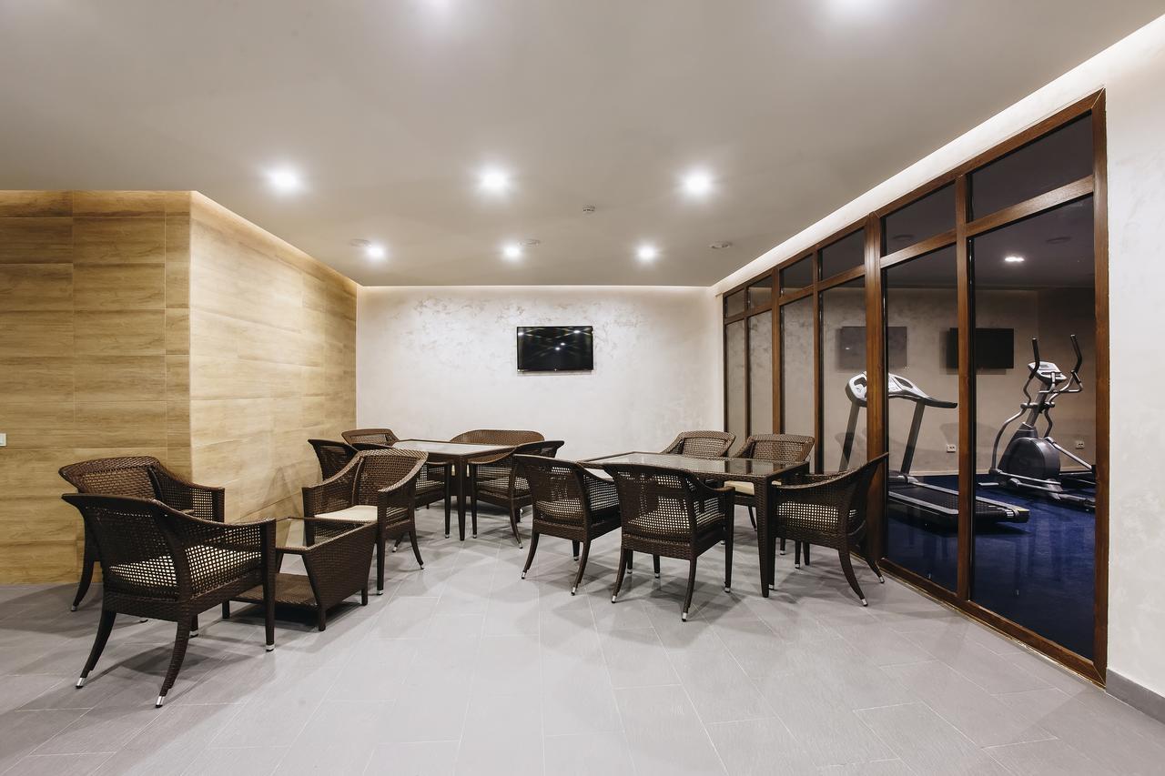 Renion Park Hotel Almaty Esterno foto