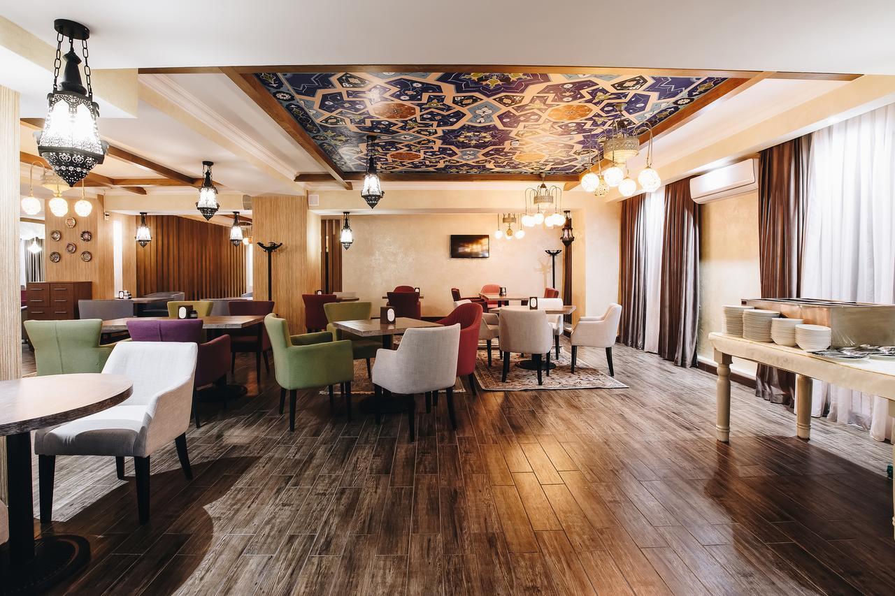 Renion Park Hotel Almaty Esterno foto