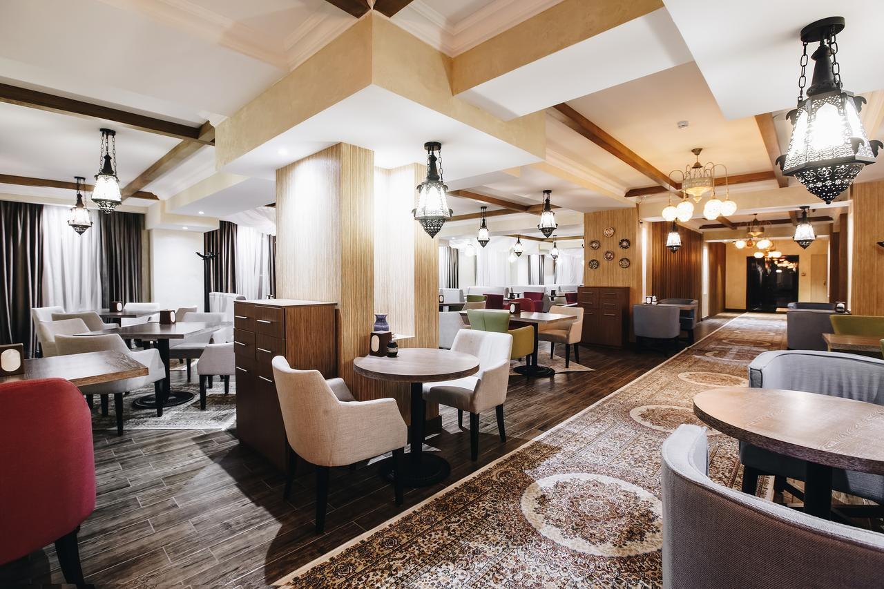 Renion Park Hotel Almaty Esterno foto