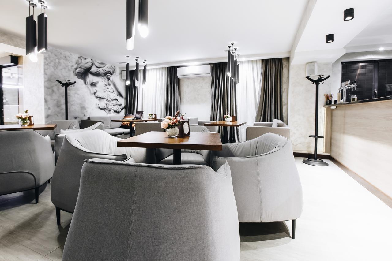 Renion Park Hotel Almaty Esterno foto